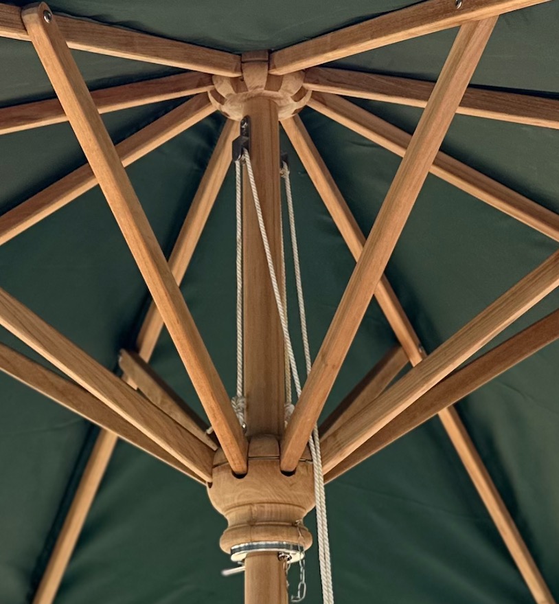 3m-patio-parasol-teak-green.jpg Parasol en teck 3 m — toile verte – Image 1