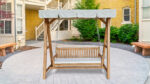 Balancelle de jardin en teck — banc suspendu avec auvent – Image 4