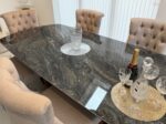 Table céramique Florence 240 cm — gris italien, pieds papillon bronze – Image 4